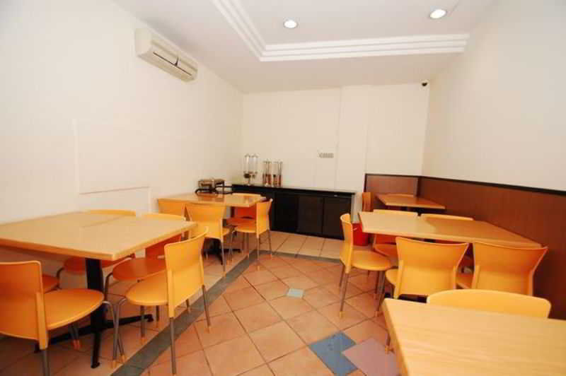 Madras Eminence Hotel Singapore Esterno foto